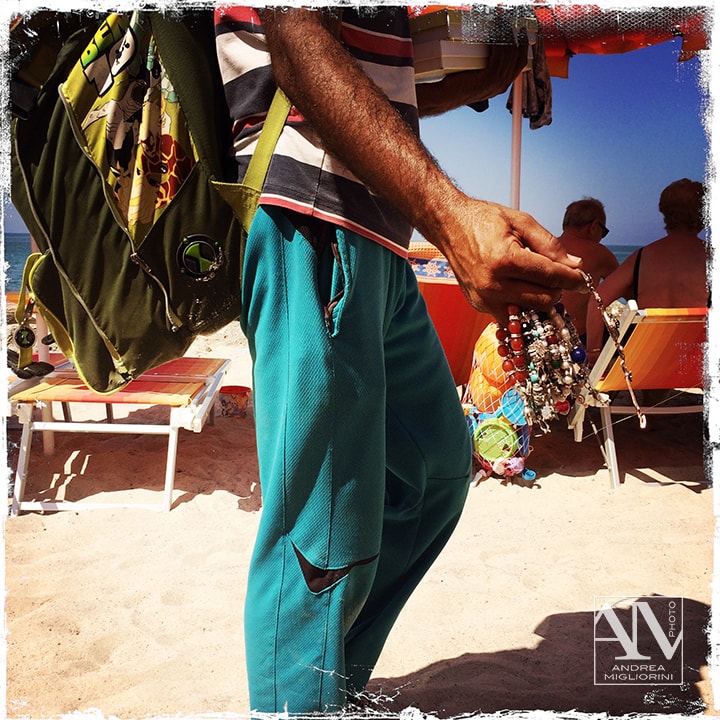 Photo Reportage Mare Venditori Ambulanti Spiaggia La Mazzanta Vu Cumprà